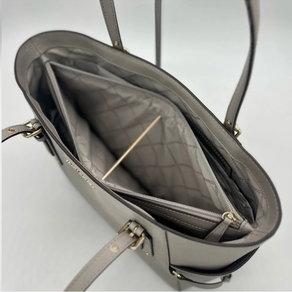 Michael Kors Voyager Tote Bag Pearl Grey - Picture 7 of 11